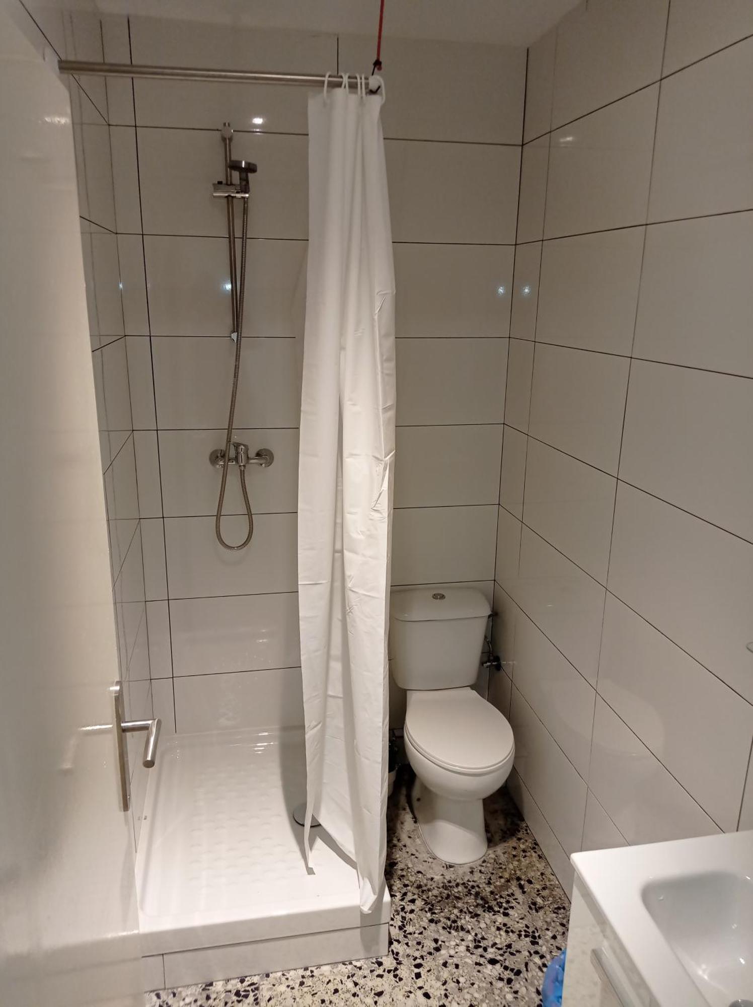 Guest house Bright Private Double Center Metro L-1 Urgell L-5 Hospital Clinic