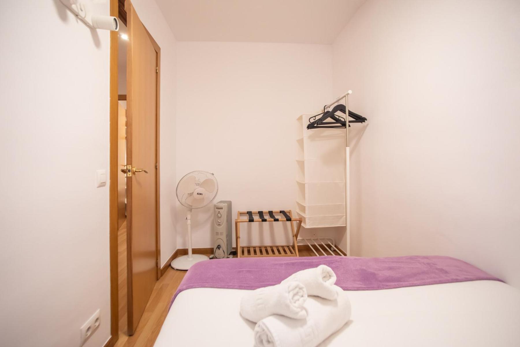 41par1022 - Luminous In Sant Antoni * Barcelona