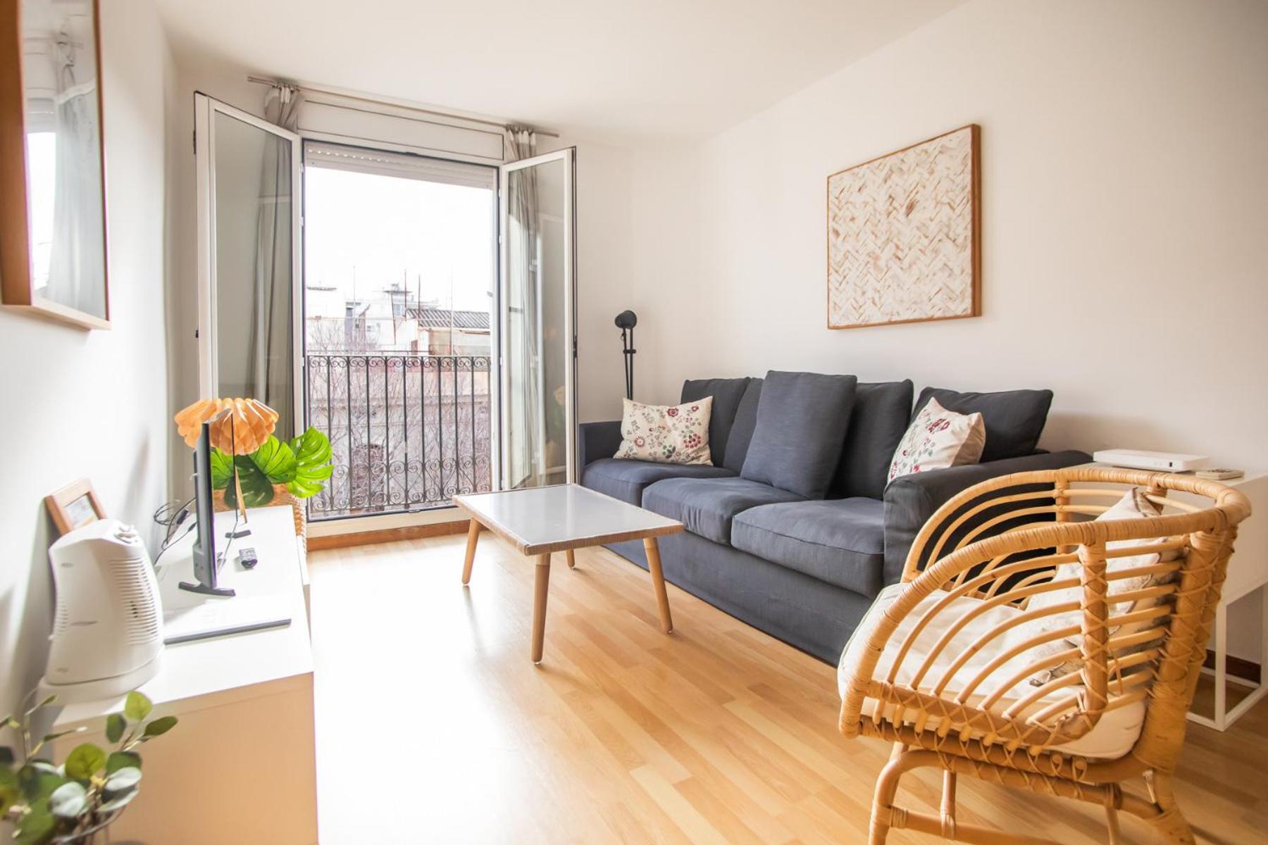 41par1022 - Luminous In Sant Antoni *