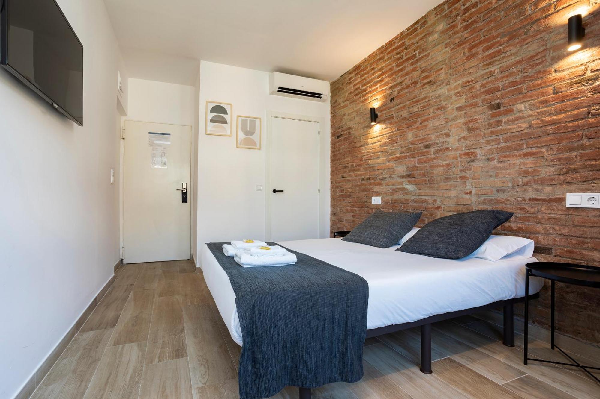 Bedmates Hotel 2*