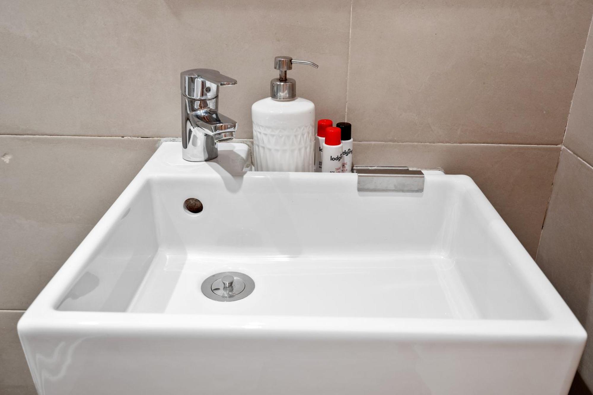 Recently Renovated 2 Bedroom In Eixample *