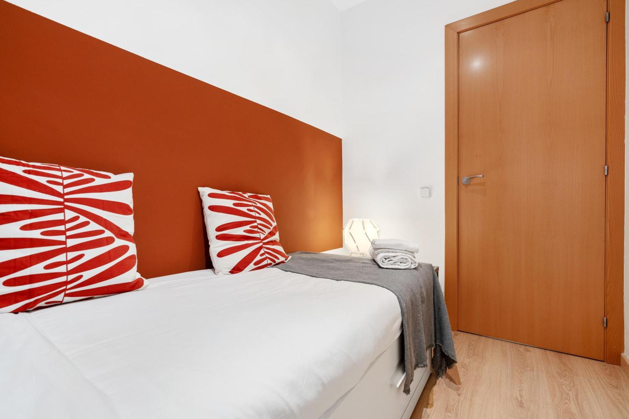 Recently Renovated 2 Bedroom In Eixample Apartamento