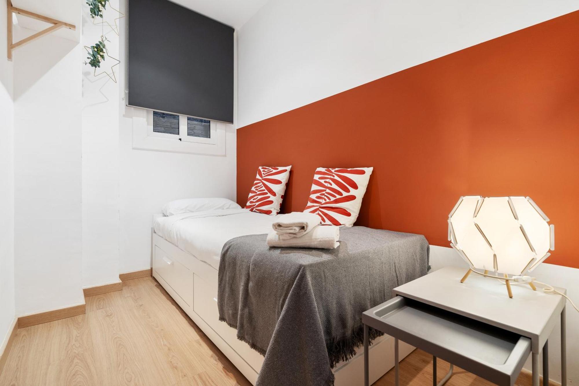 Recently Renovated 2 Bedroom In Eixample Barcelona