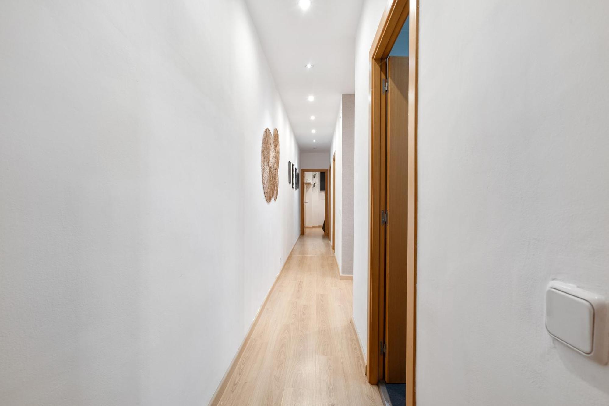 Recently Renovated 2 Bedroom In Eixample * Barcelona
