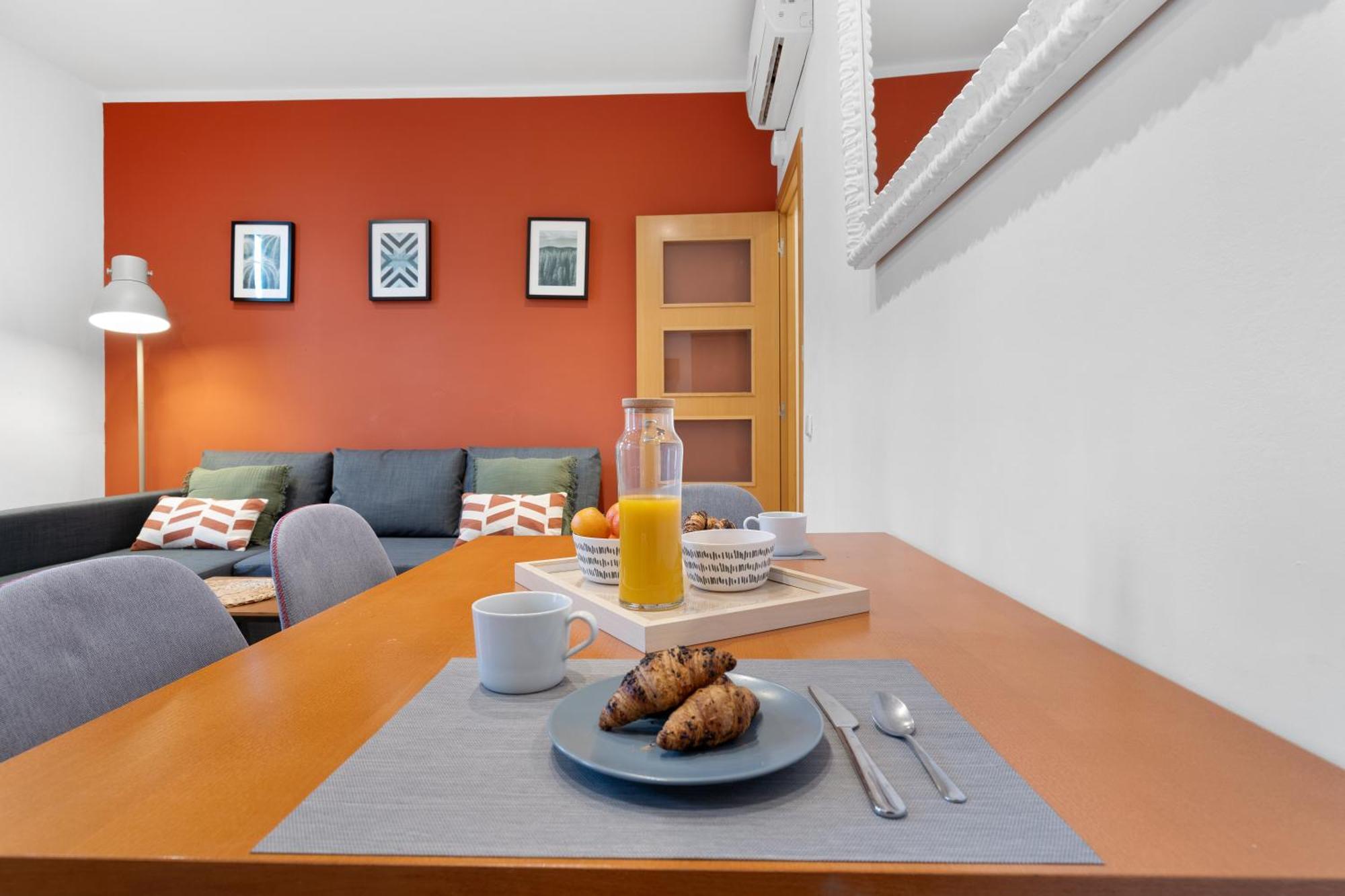 Recently Renovated 2 Bedroom In Eixample * Barcelona