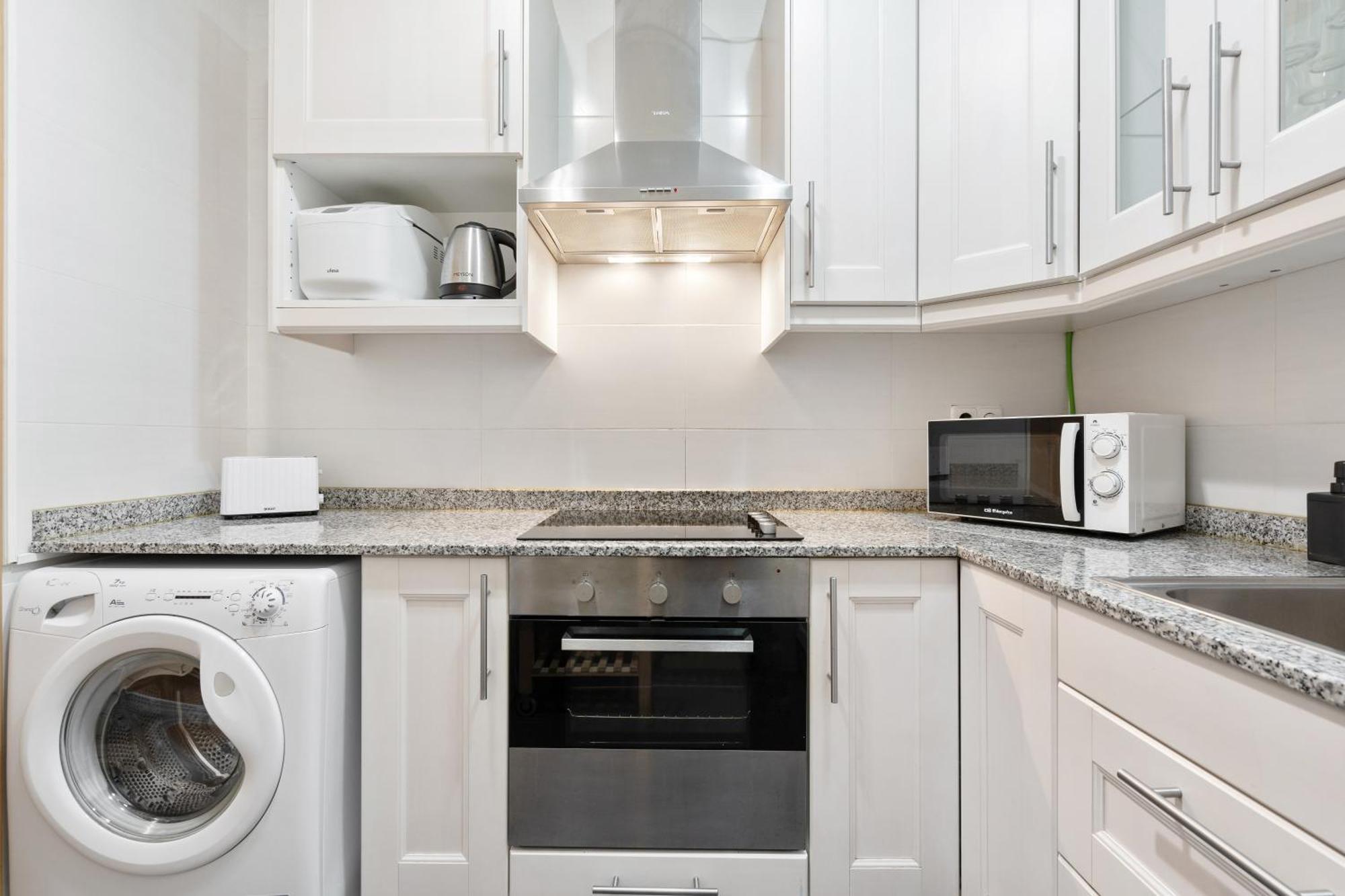 Recently Renovated 2 Bedroom In Eixample * Barcelona