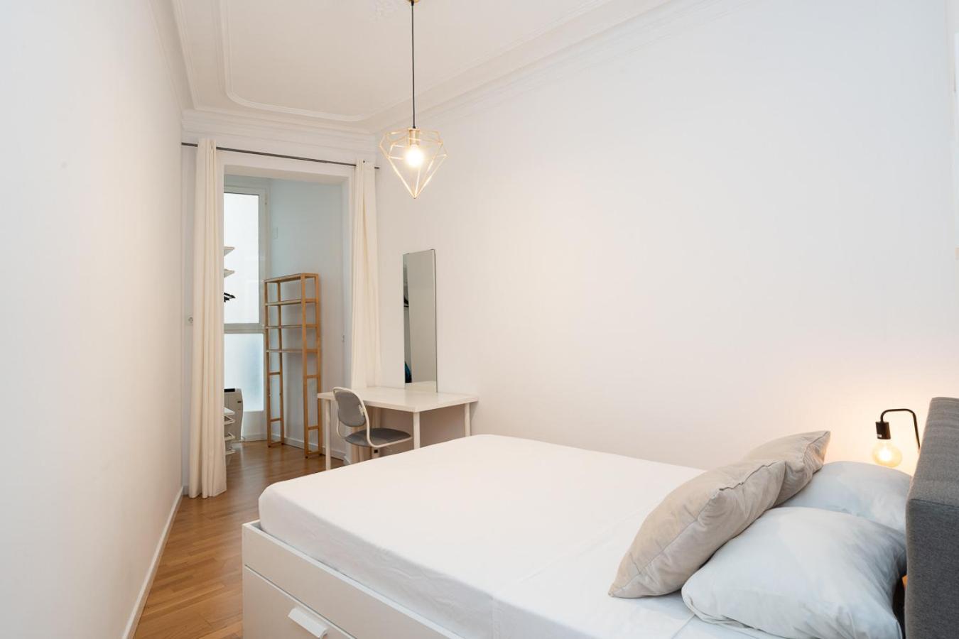Bright And Cozy Flat In The Heart Of The Apartment Barcelona