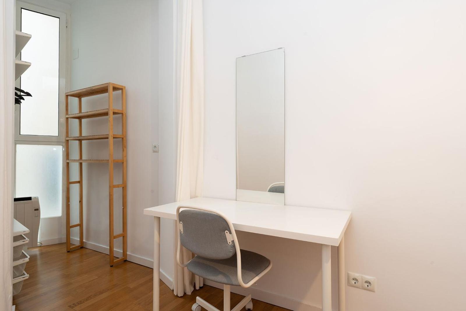 Apartment Bright And Cozy Flat In The Heart Of The Barcelona