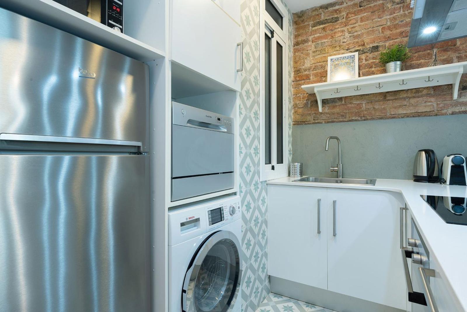 Bright And Cozy Flat In The Heart Of The Apartment *