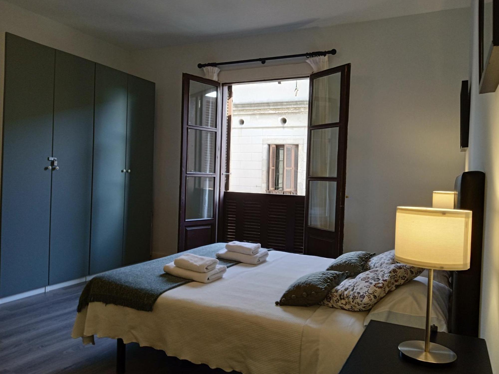 Colom Apartment *