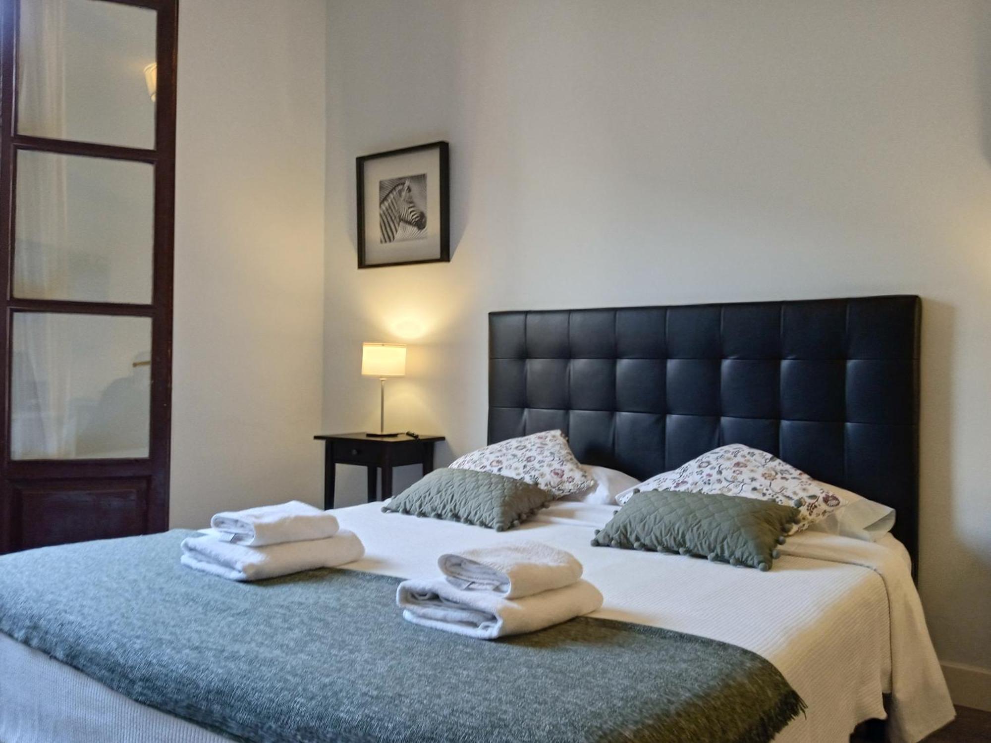 Colom Apartment *