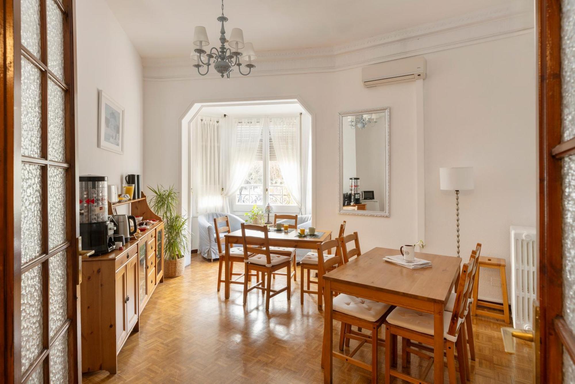 Ally's Bed&breakfast, 2*