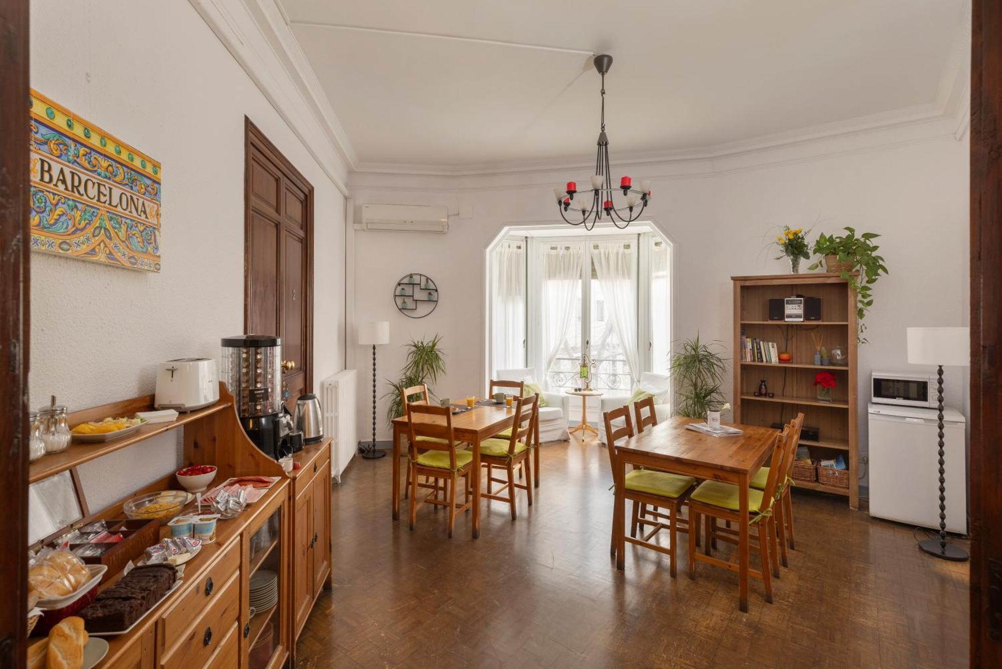 Ally's Bed&breakfast, 2*