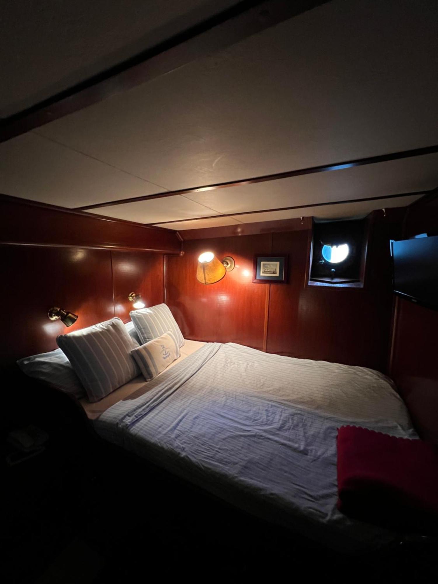 Southern Cross Hotel en barco Barcelona