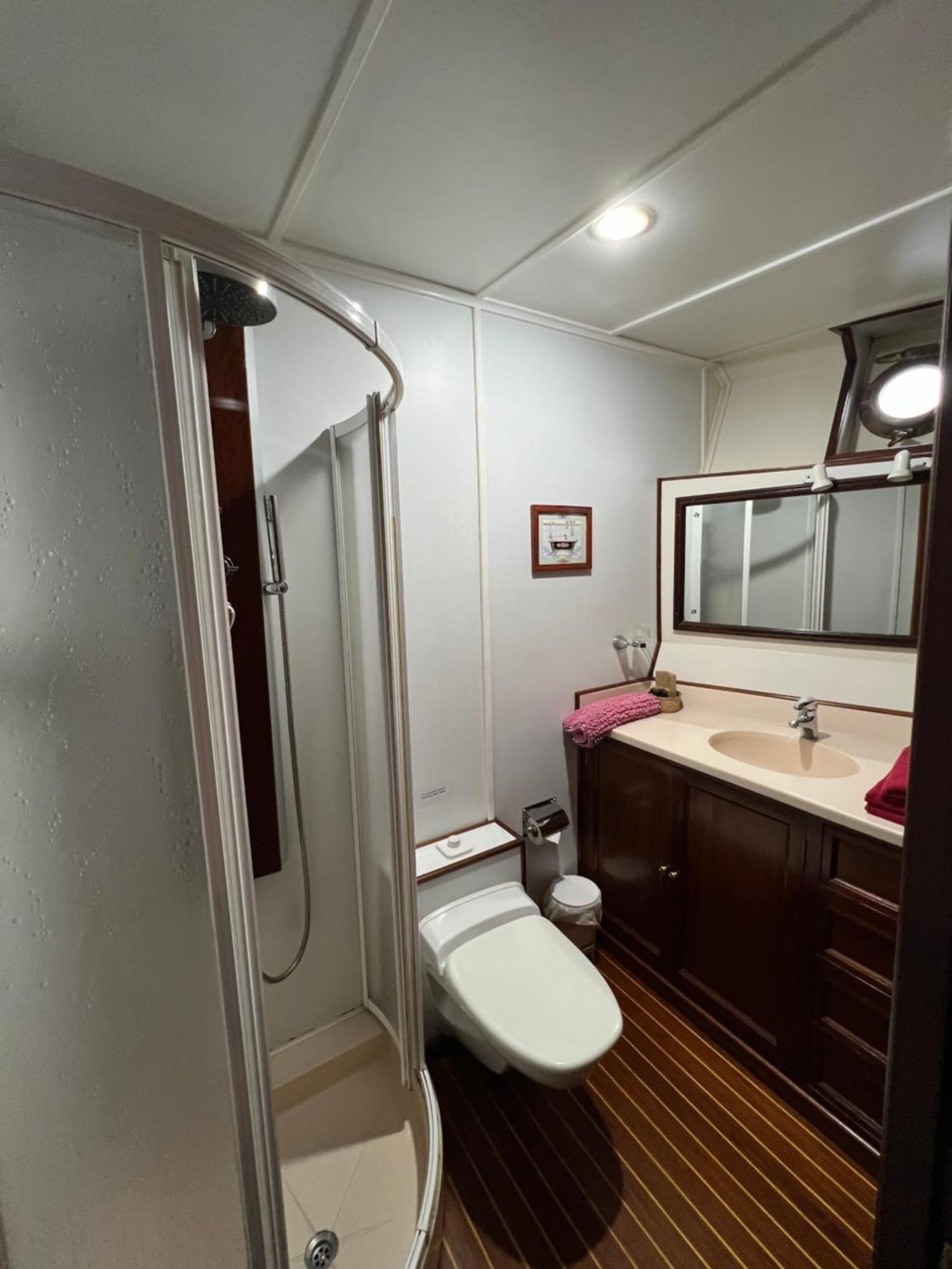 Southern Cross Hotel en barco Barcelona