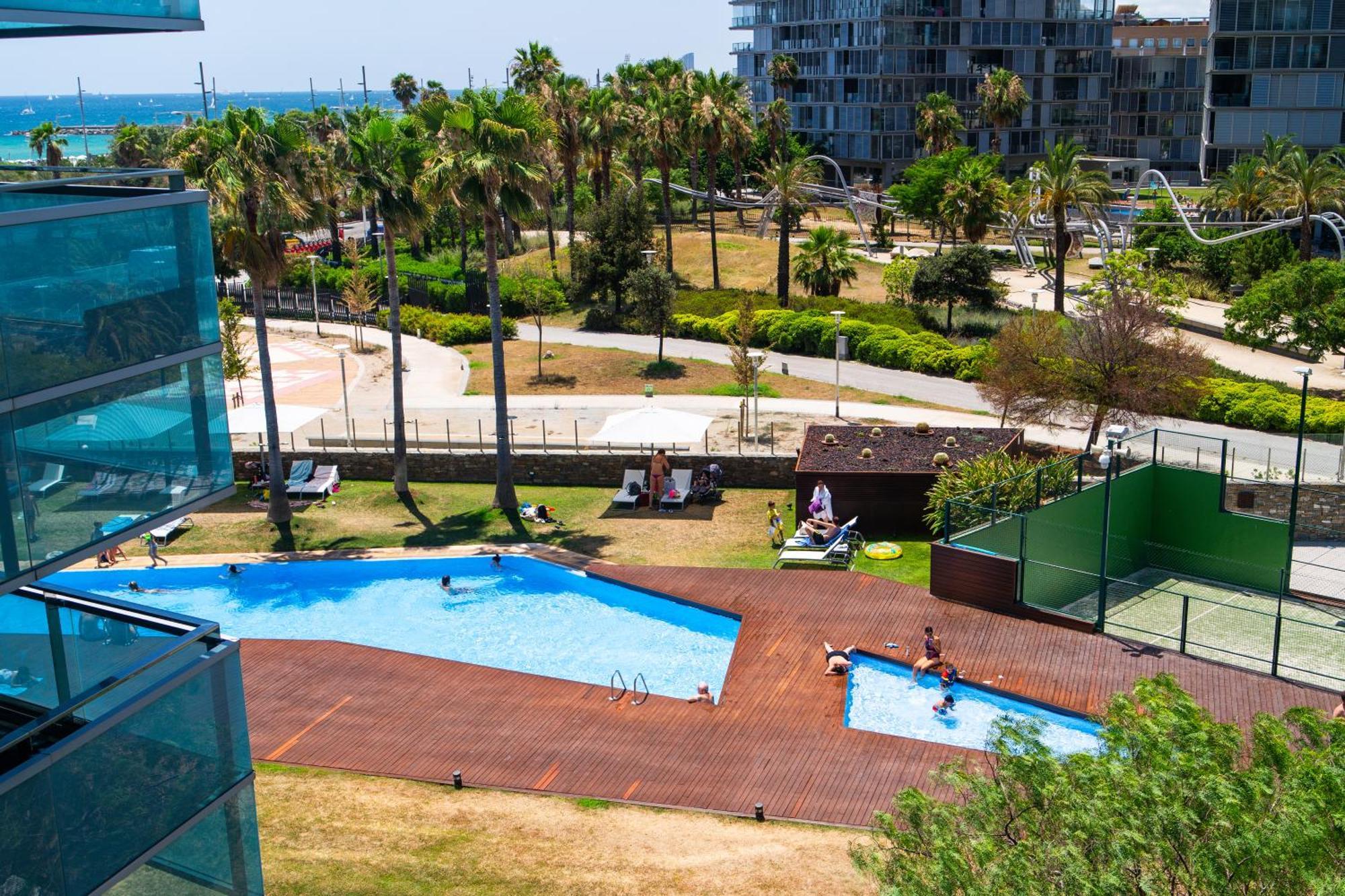 Unique Rentals-seafront Luxe Apartment