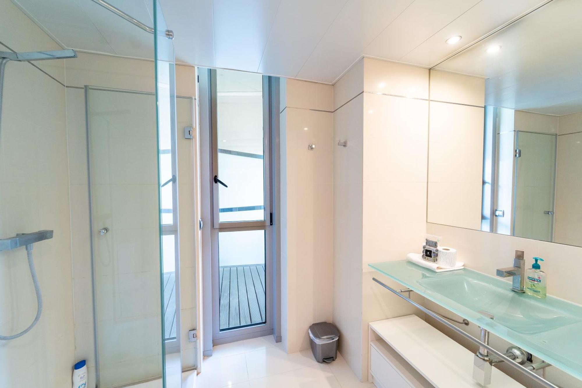 Apartment Unique Rentals-seafront Luxe