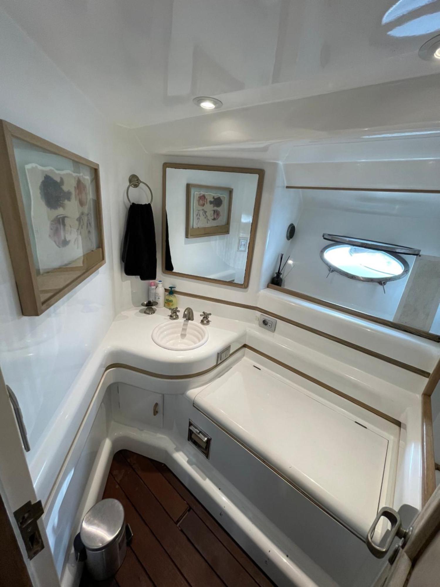 Hotel en barco Yate Stv Barcelona