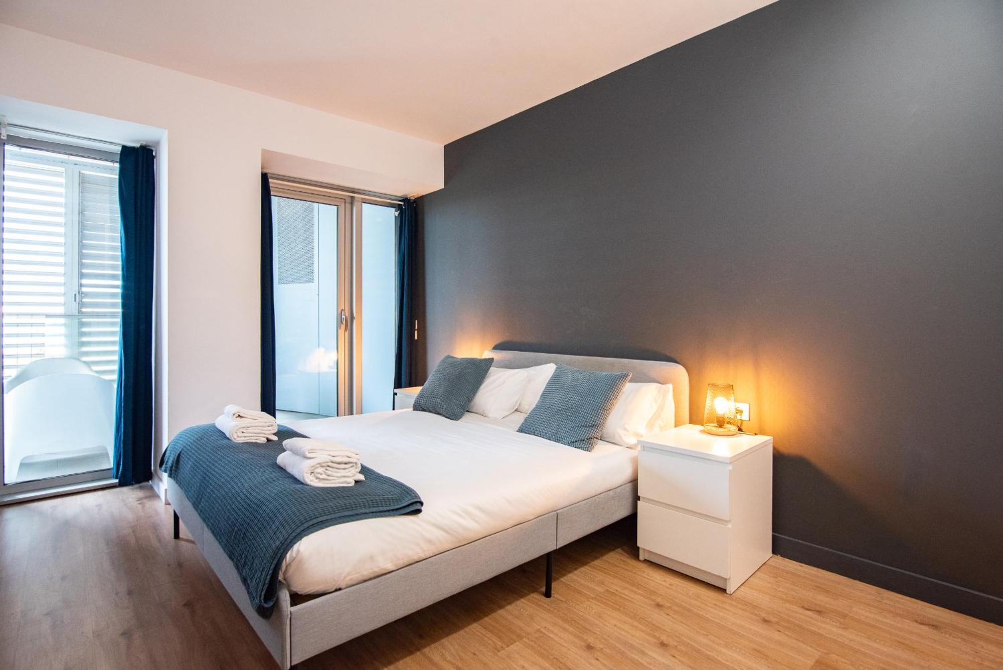 Unique Rentals-seafront Luxe Apartment *