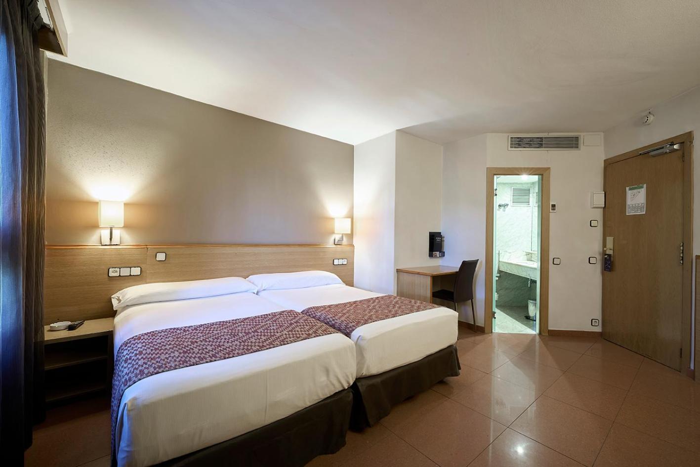 Hotel Catalonia Park Güell 3*