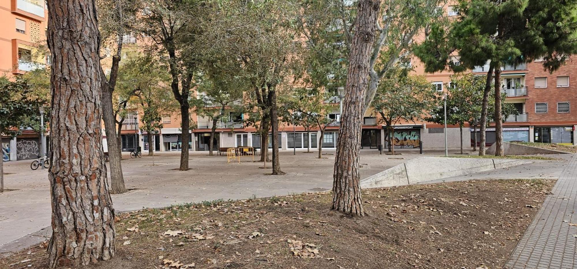Apartment 8 Min Walk To The & 10 Min Walk To Convention Centre ! *