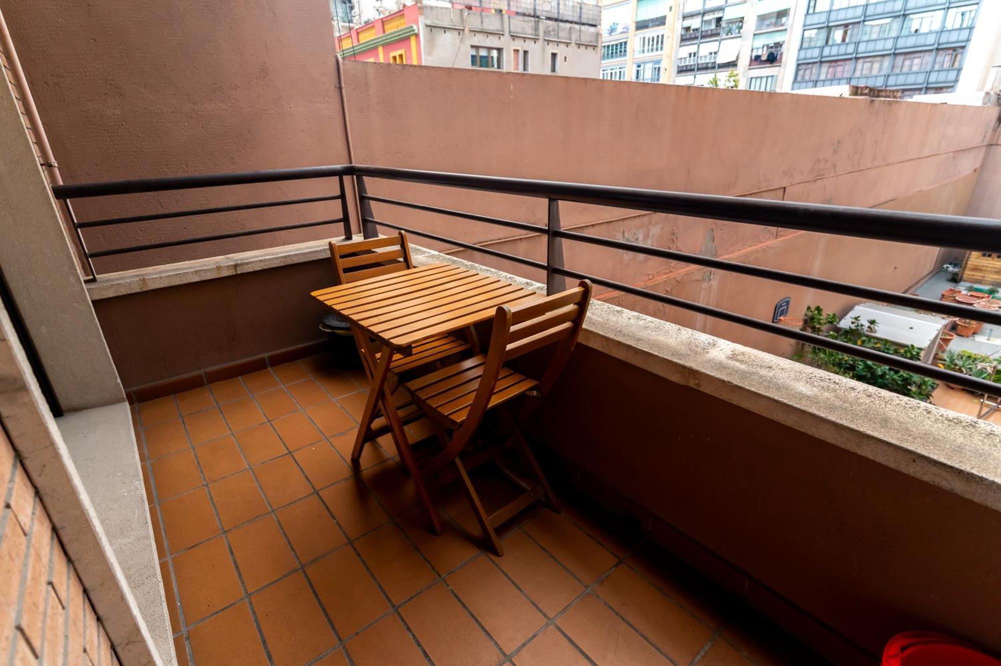 Comfy Downtown + Private Terrace