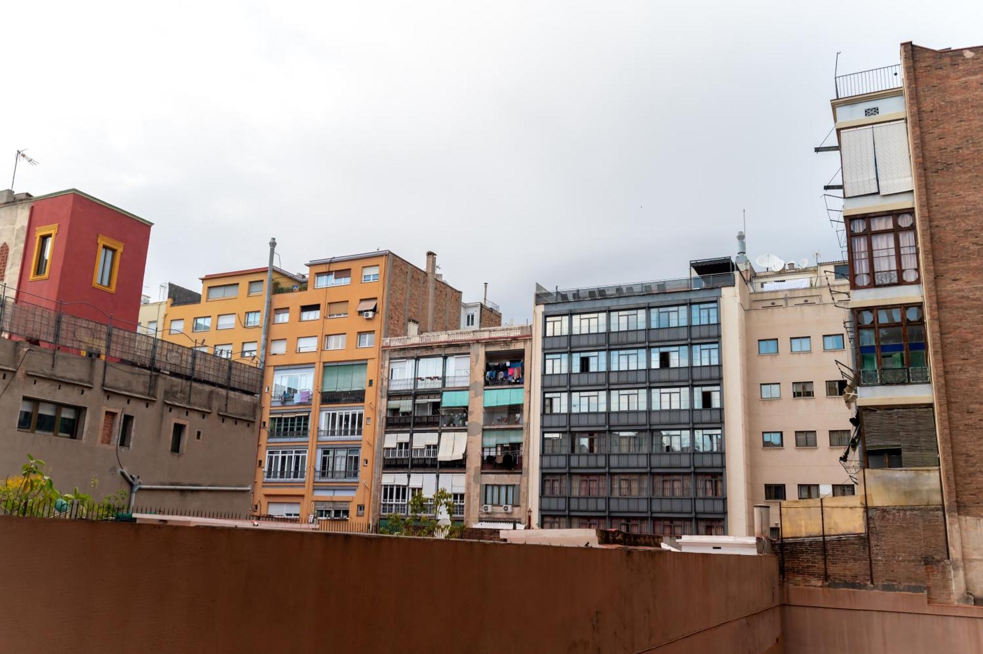 Comfy Downtown + Private Terrace