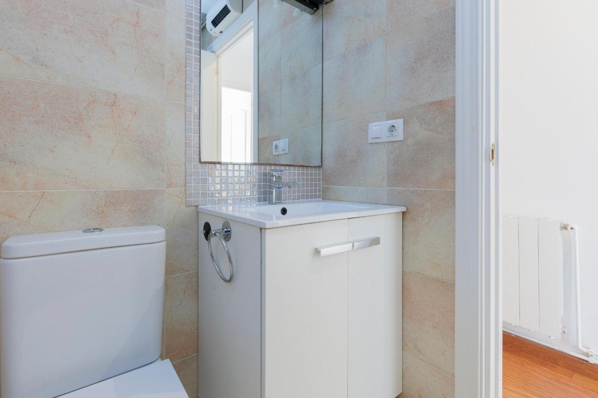 Apartment Aparteasy - Private Terrace, 3-bedroom *