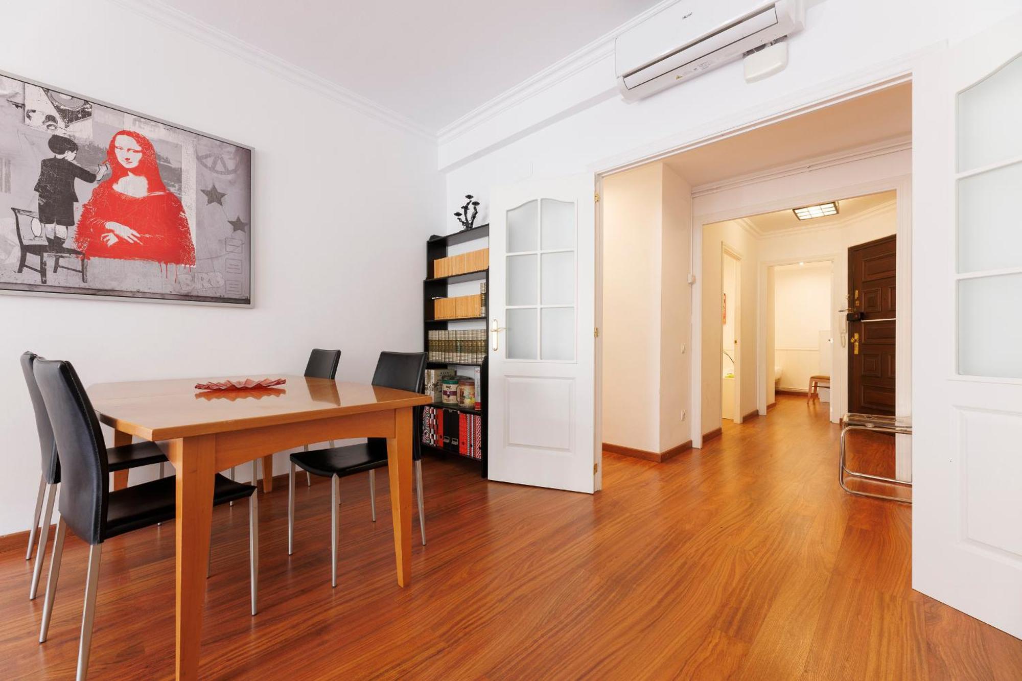 Apartment Aparteasy - Private Terrace, 3-bedroom Barcelona