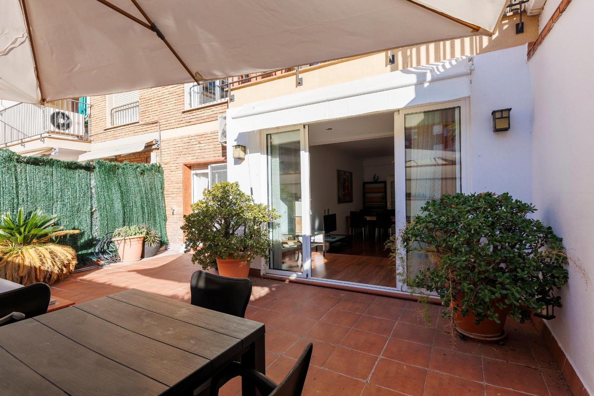 Aparteasy - Private Terrace, 3-bedroom Apartment