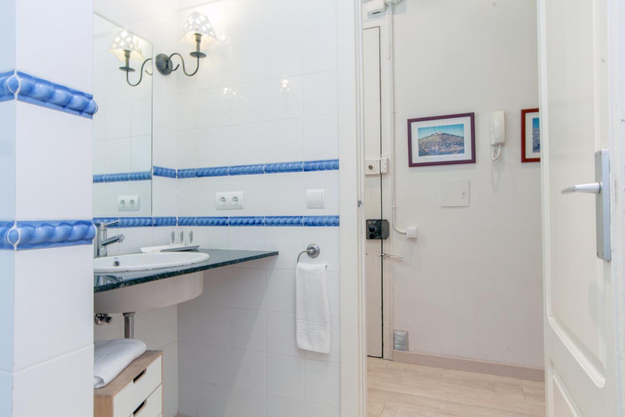 Housalia Sagrada Familia Apartment Barcelona