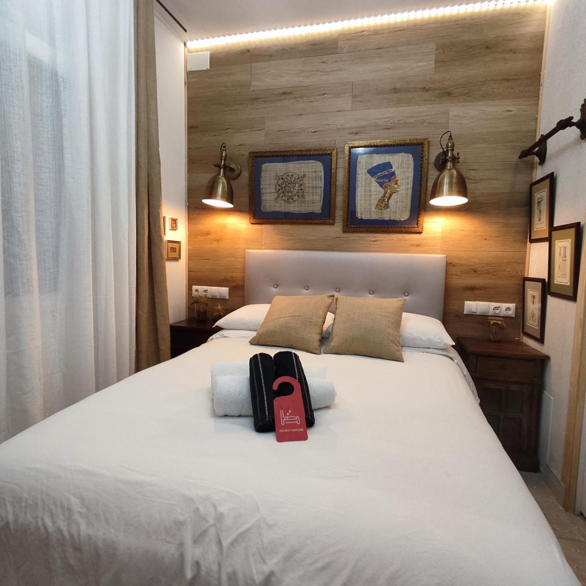 Studio Or With Private Bathroom Or With Shared Bathroom