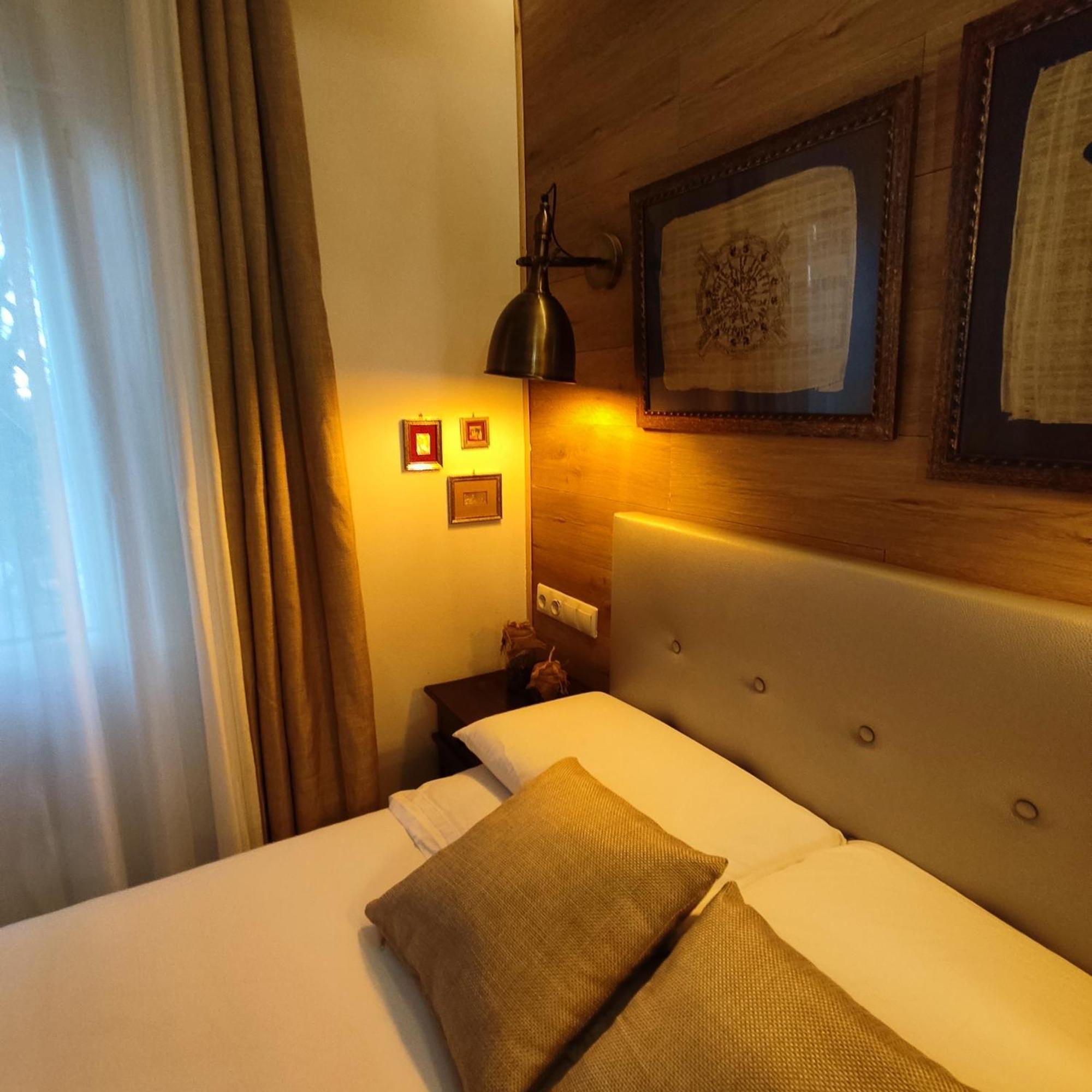 Studio Or With Private Bathroom Or With Shared Bathroom *