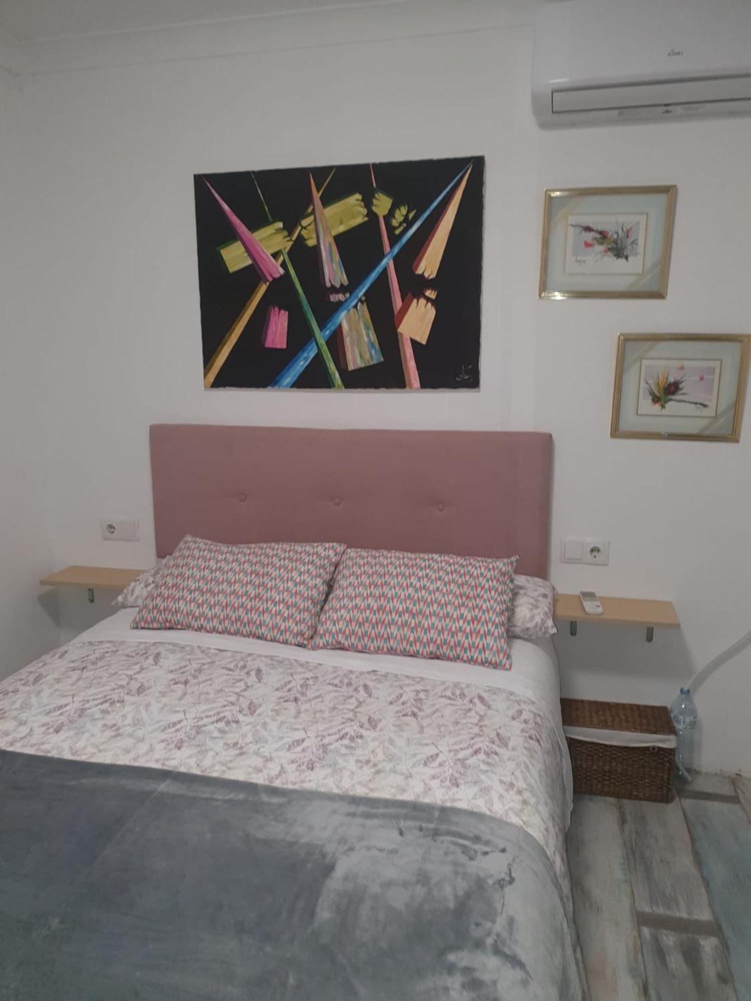 Studio Or With Private Bathroom Or With Shared Bathroom