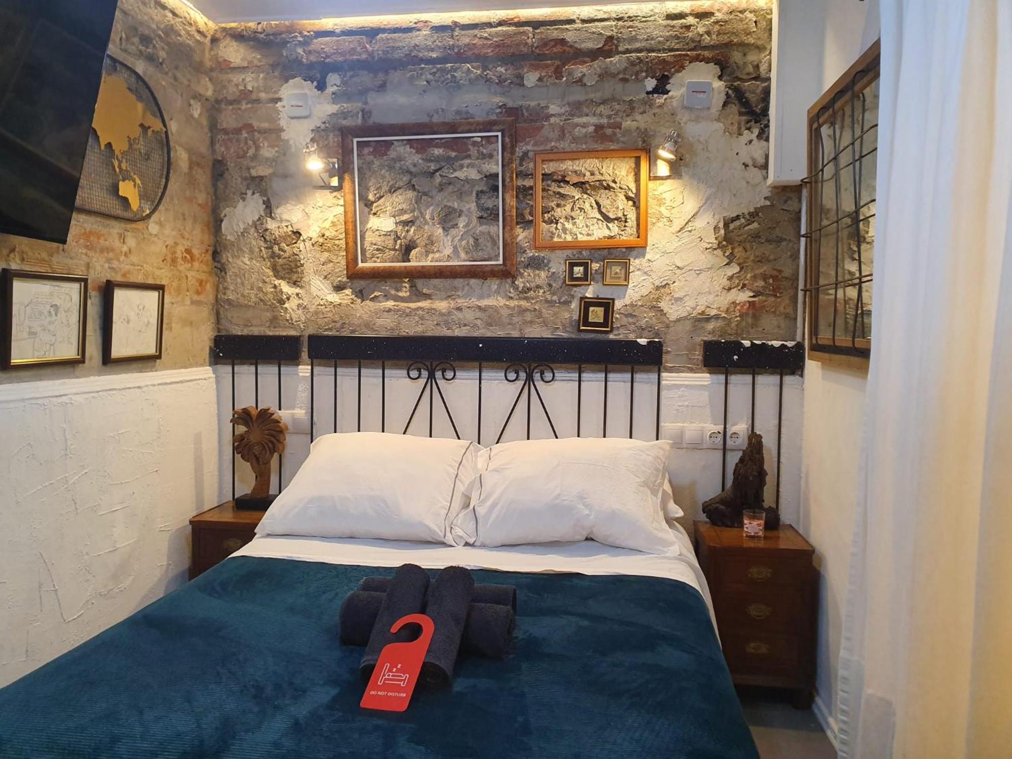 Studio Or With Private Bathroom Or With Shared Bathroom