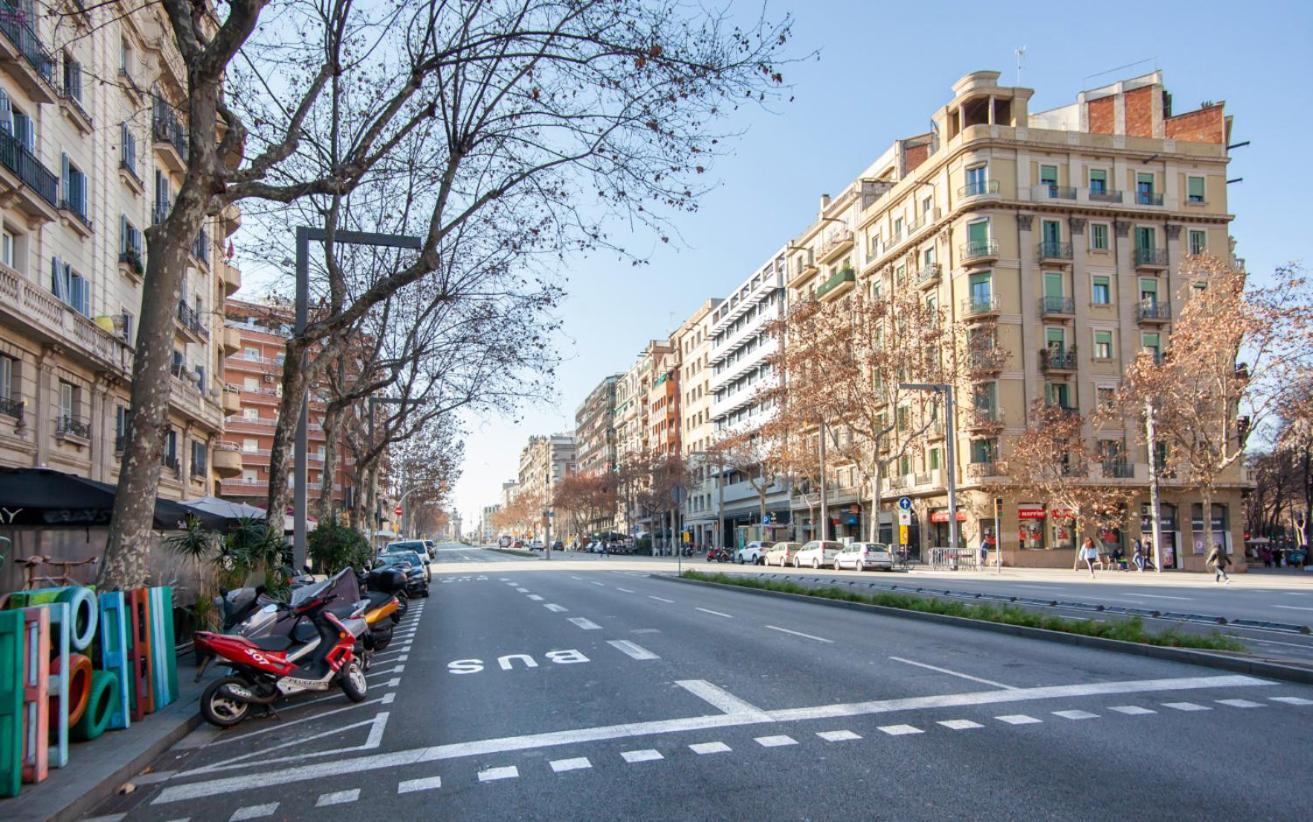 P2par1002 - Super Bright & New In The Center Barcelona