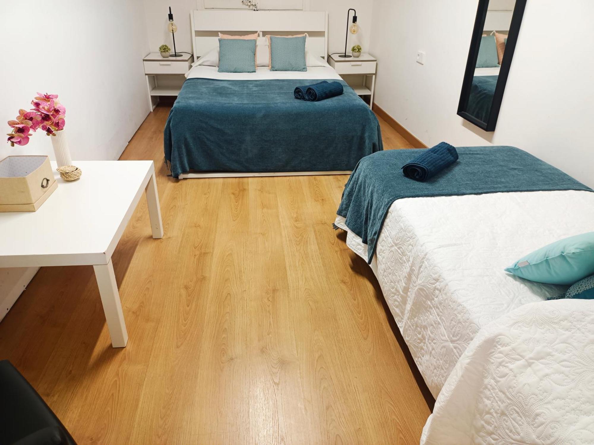 By Cathedral Hostal *