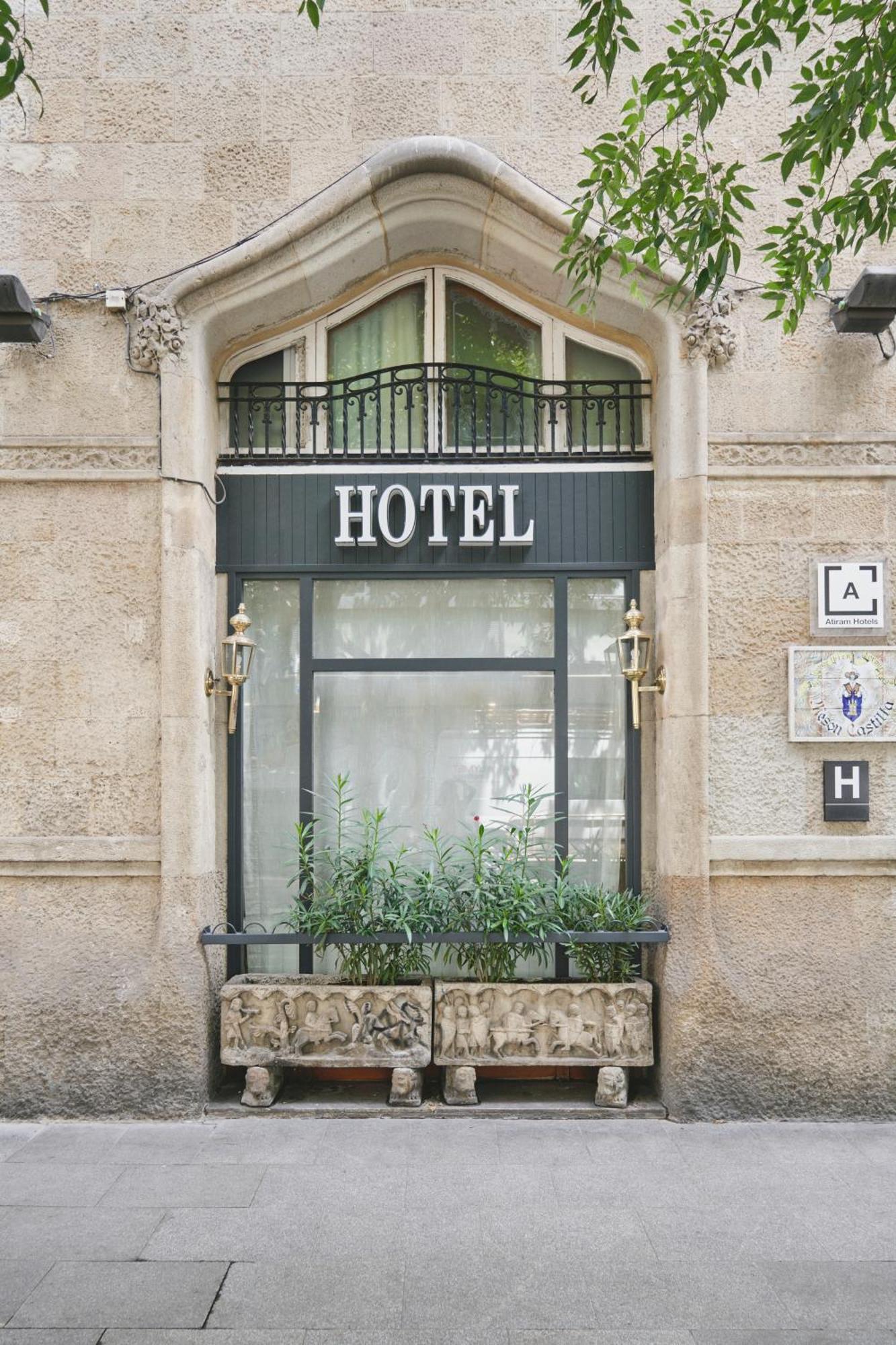 Mesón Castilla Atiram 3*
