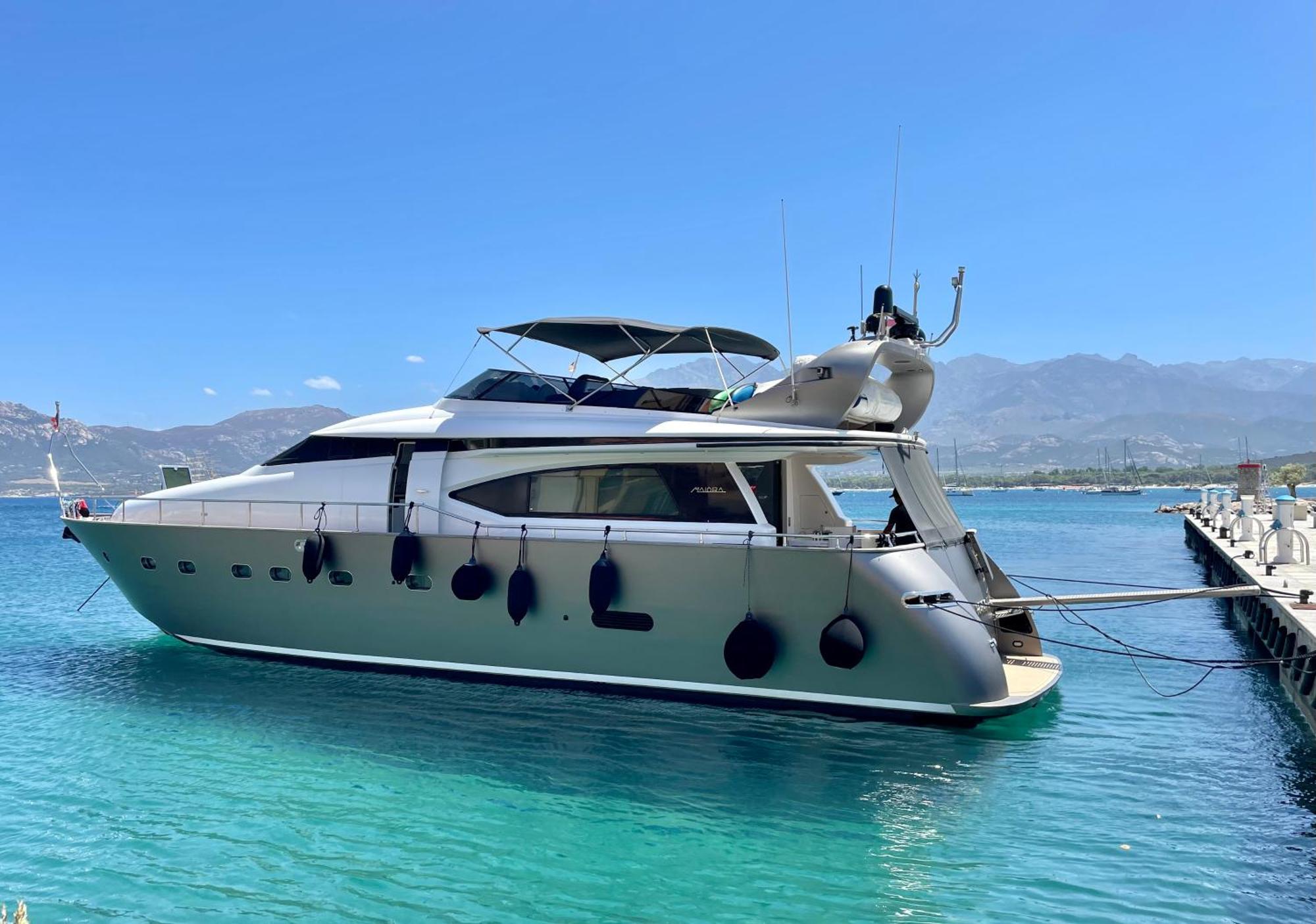 Motoryacht 21 Avec Equipage Hotel en barco Barcelona