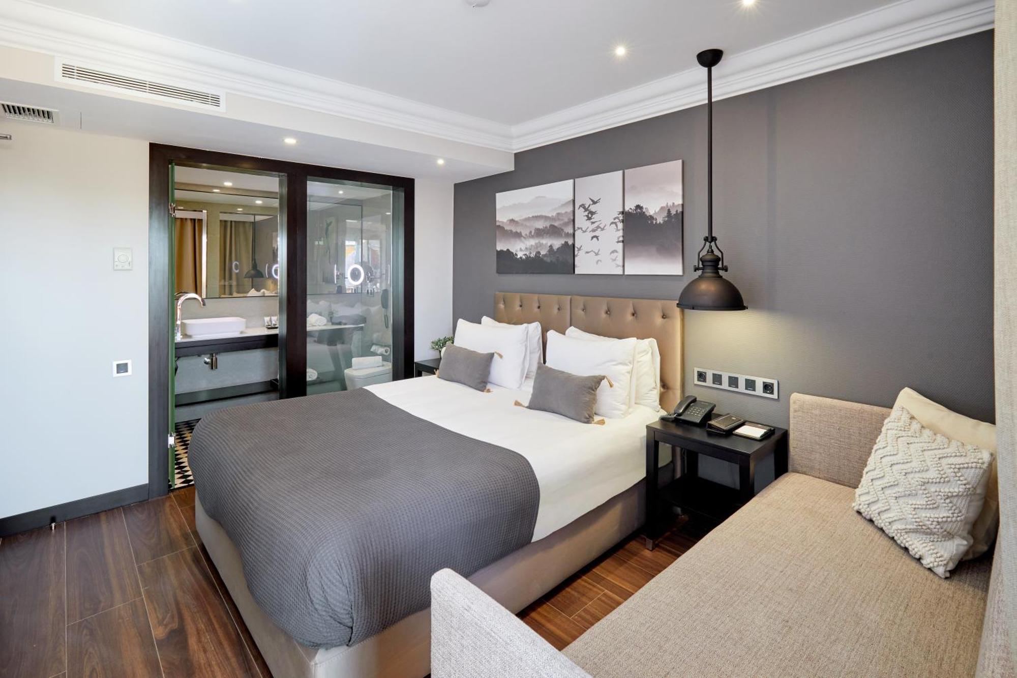 Cortes Rambla 3* Barcelona