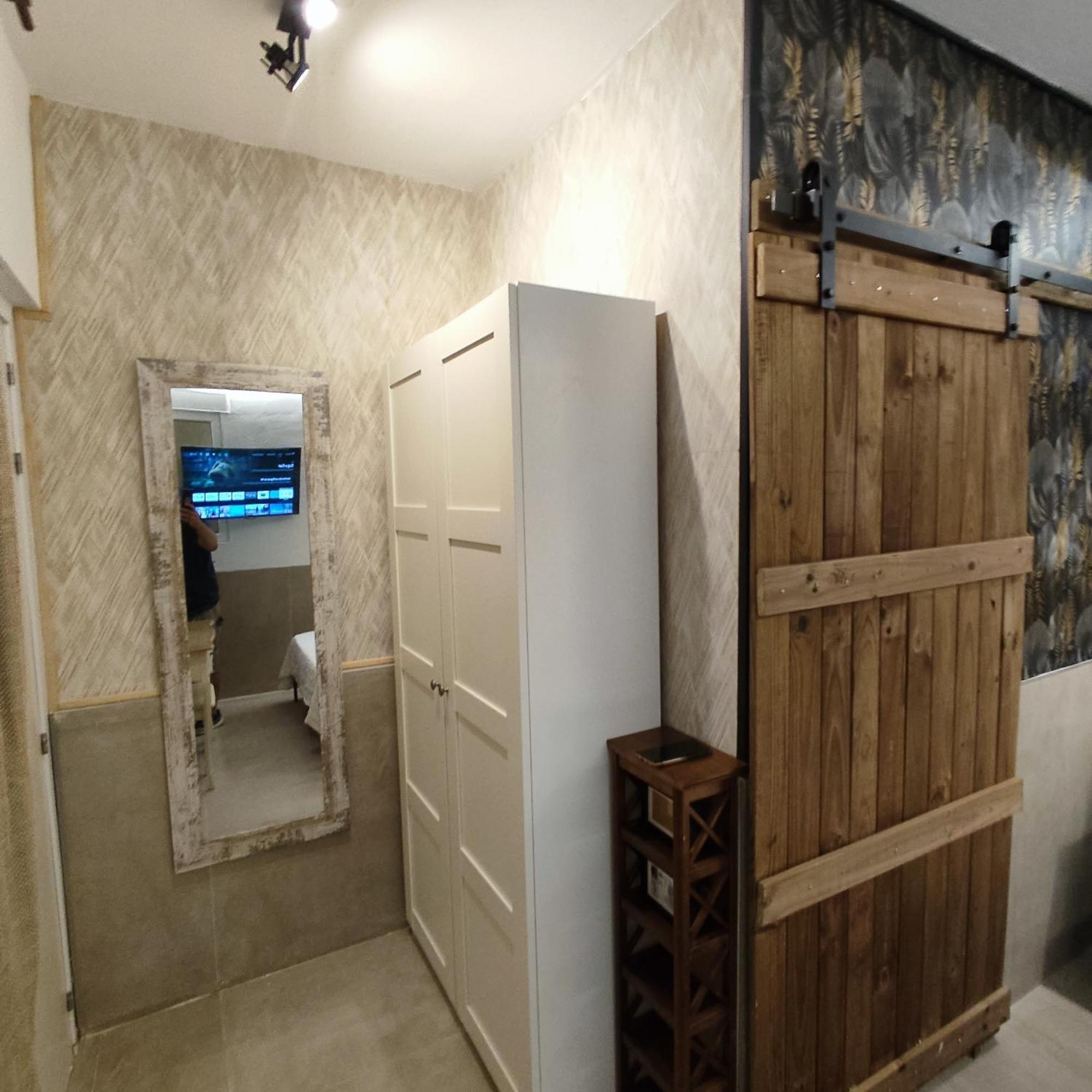Studio Or With Private Bathroom Or With Shared Bathroom *