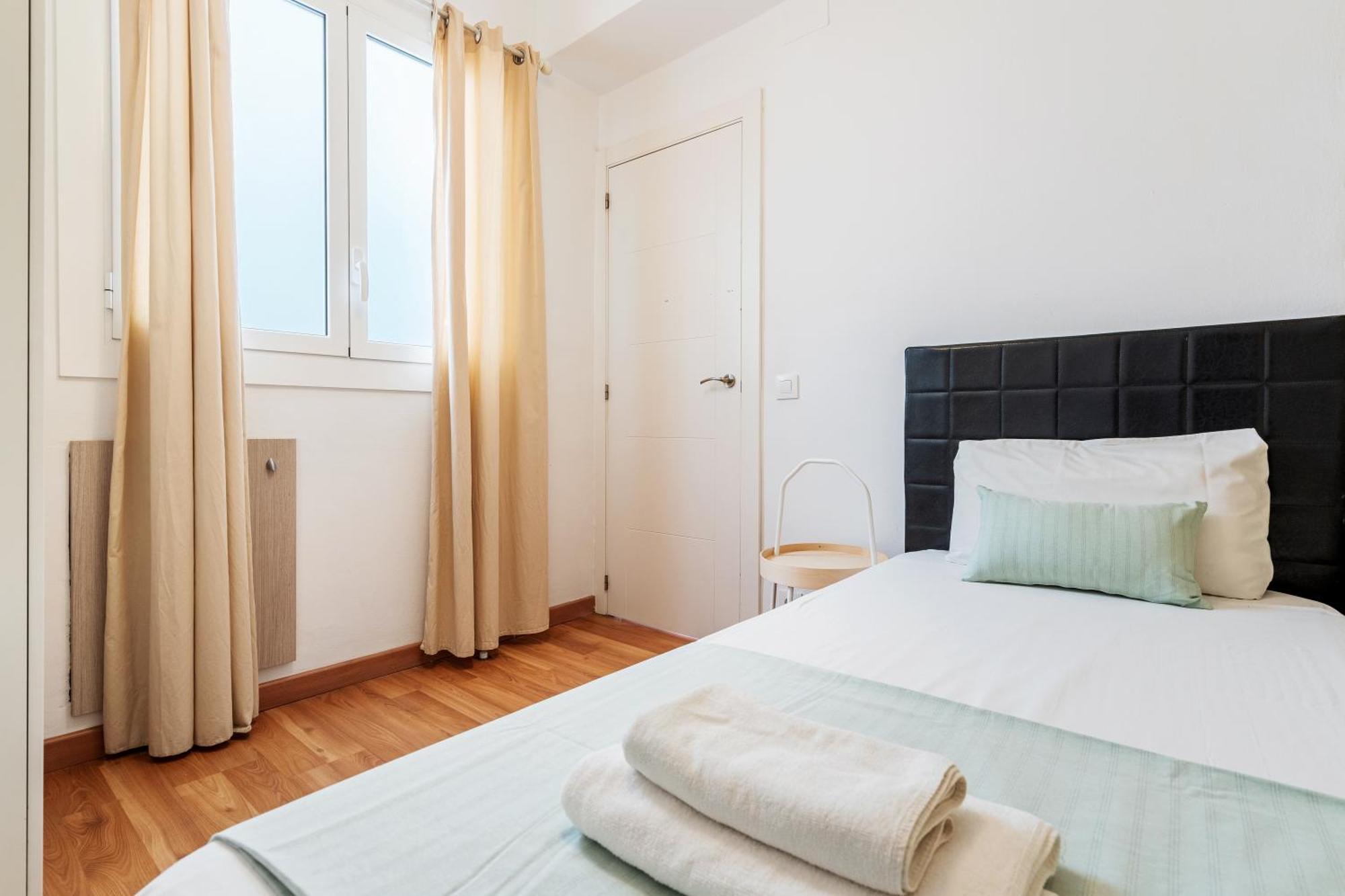 Heart Of The Sunny With Iconic Terrace View *