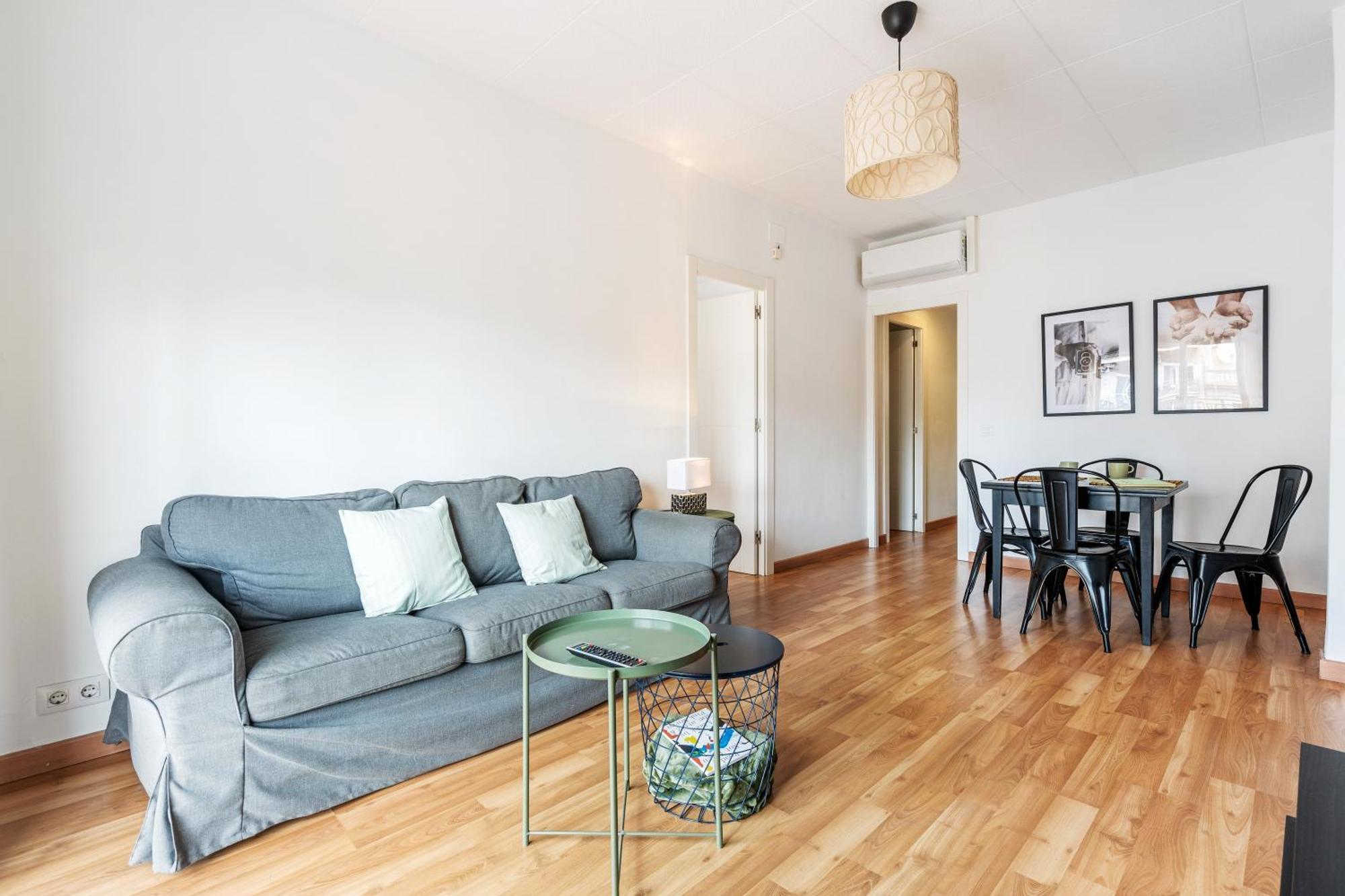 Heart Of The Sunny With Iconic Terrace View