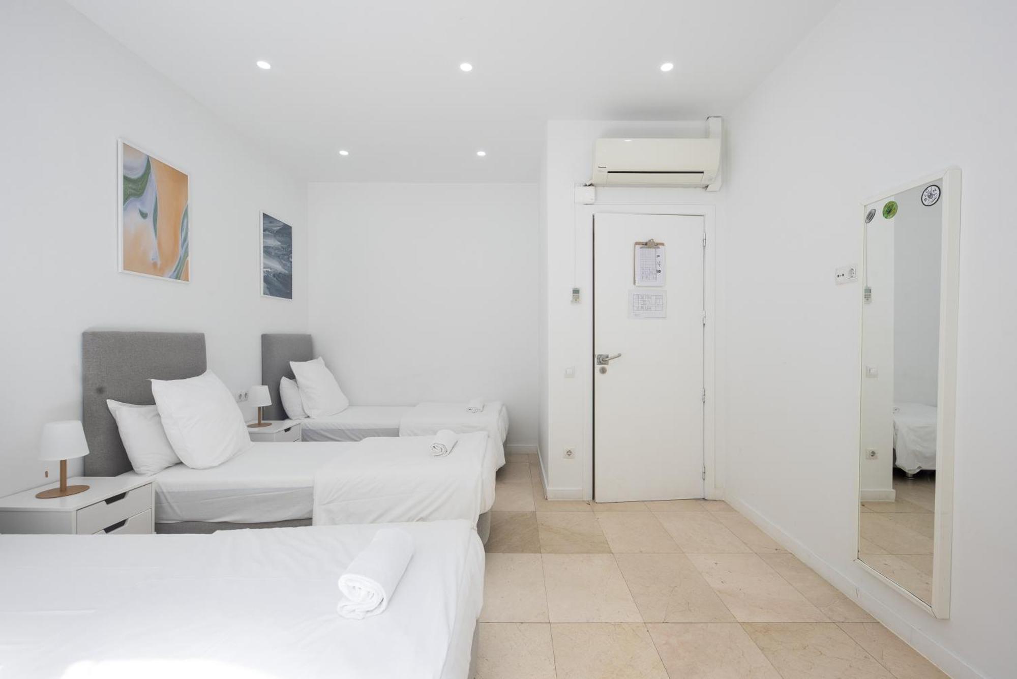 No Limit Barcelona Central Hostel *