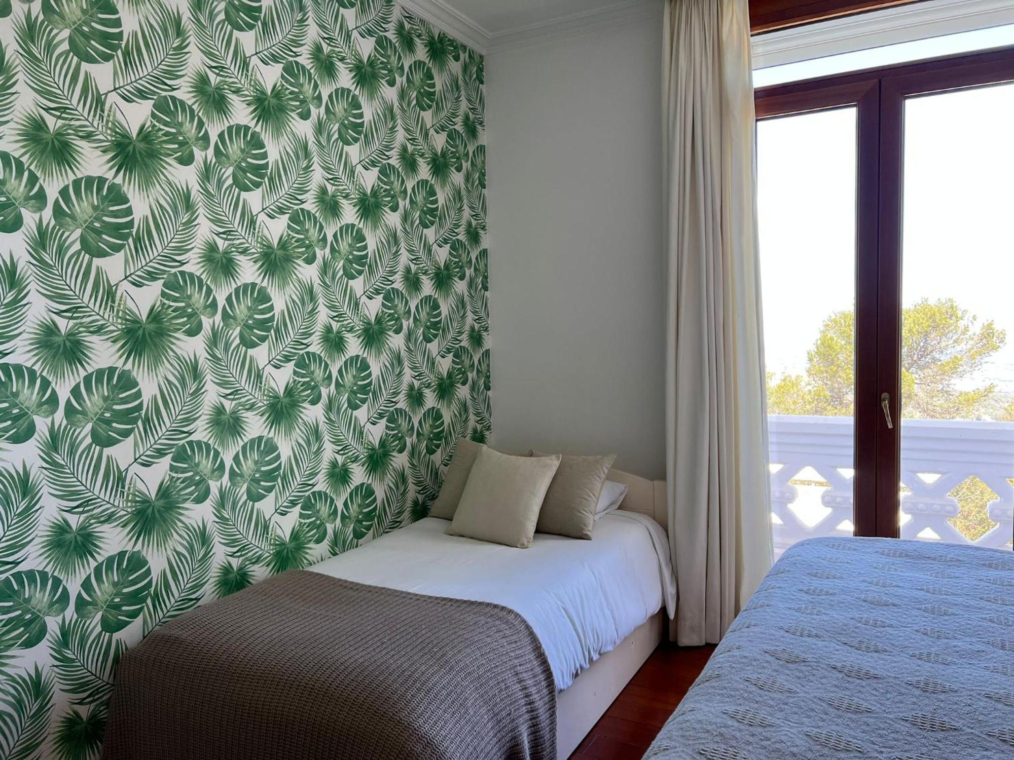 Aya House Resort *