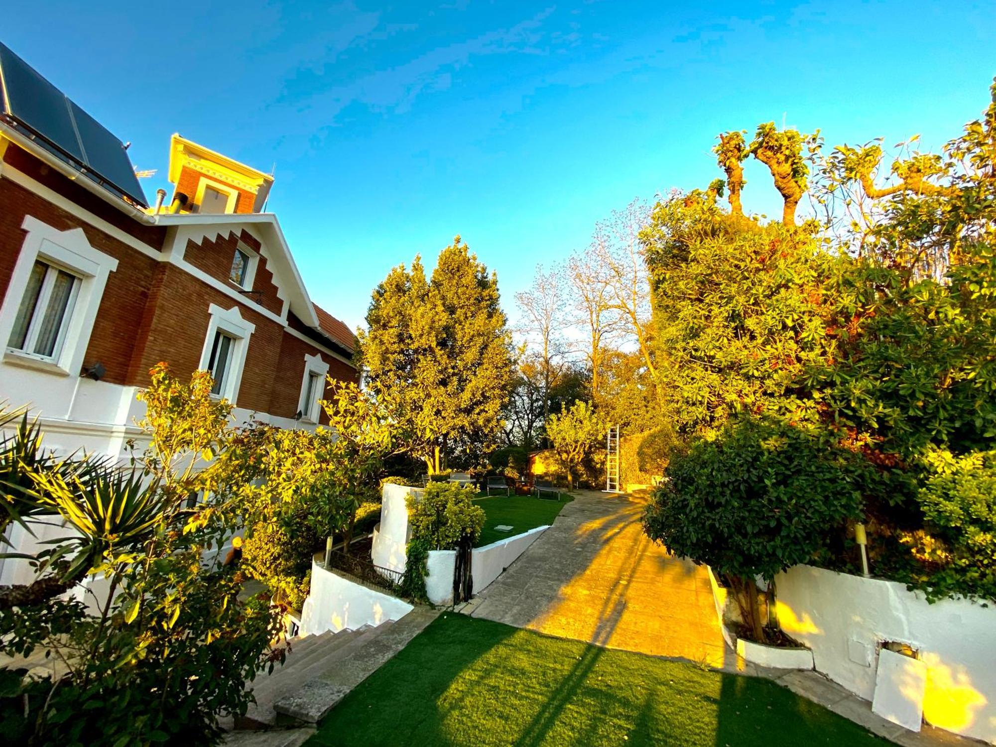 Aya House *