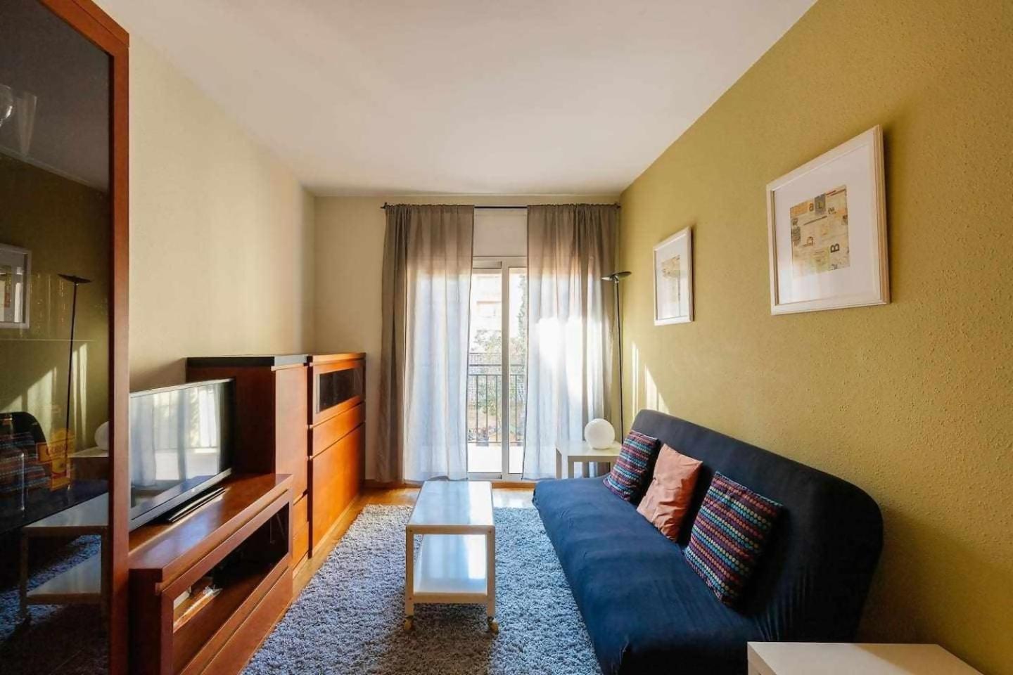 Comfortable 4 2bath W Balcony * Barcelona