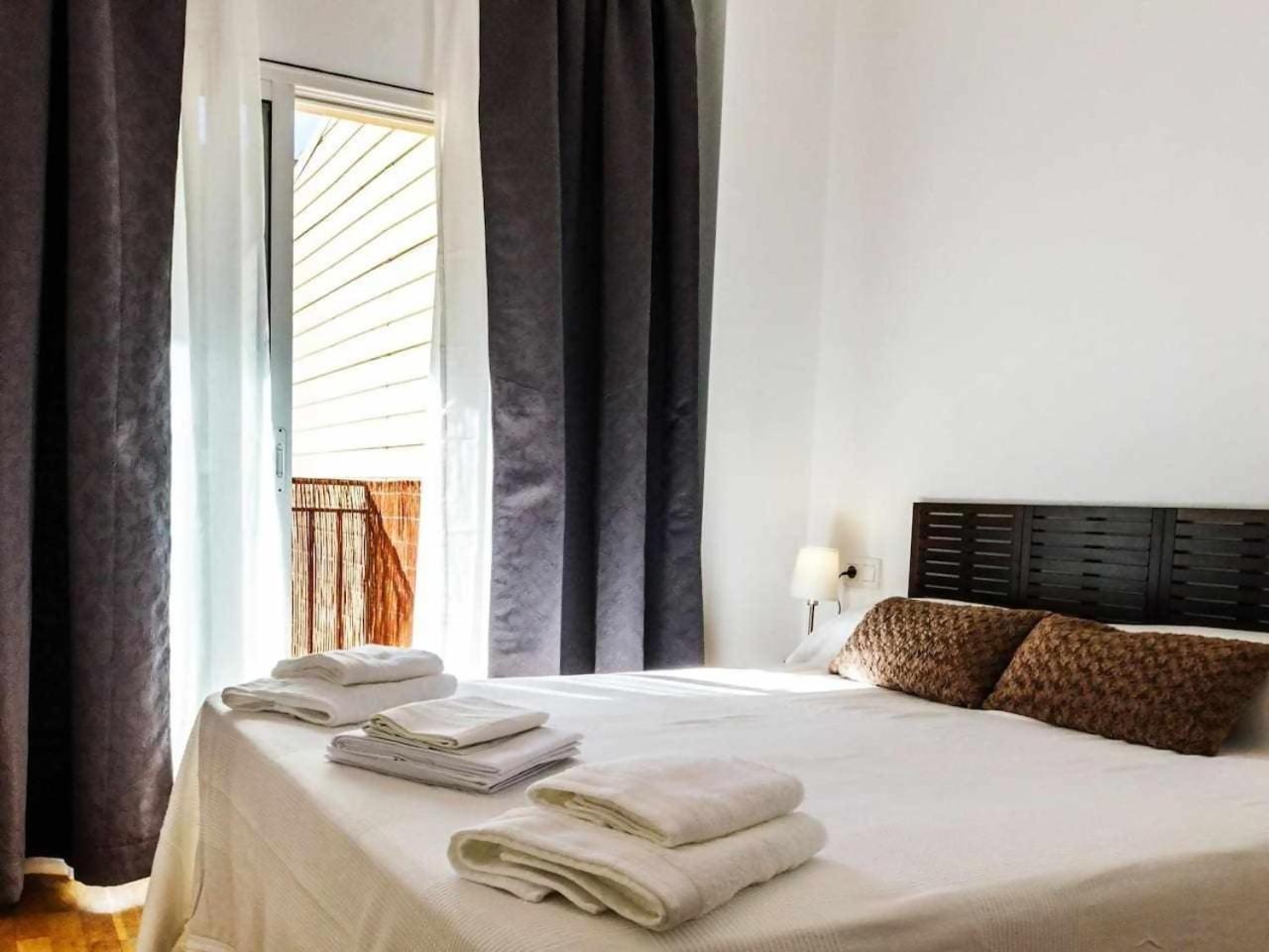 Comfortable 4 2bath W Balcony * Barcelona