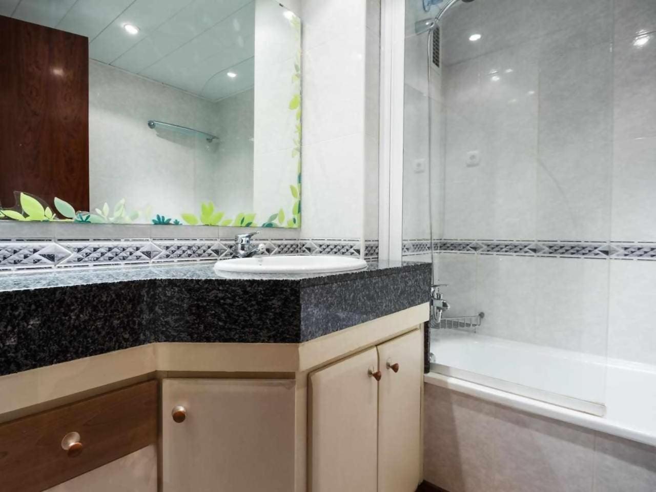Apartamento Comfortable 4 2bath W Balcony