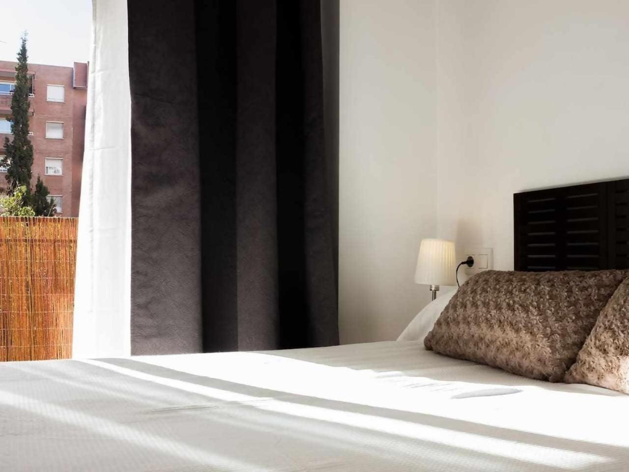 Comfortable 4 2bath W Balcony * Barcelona